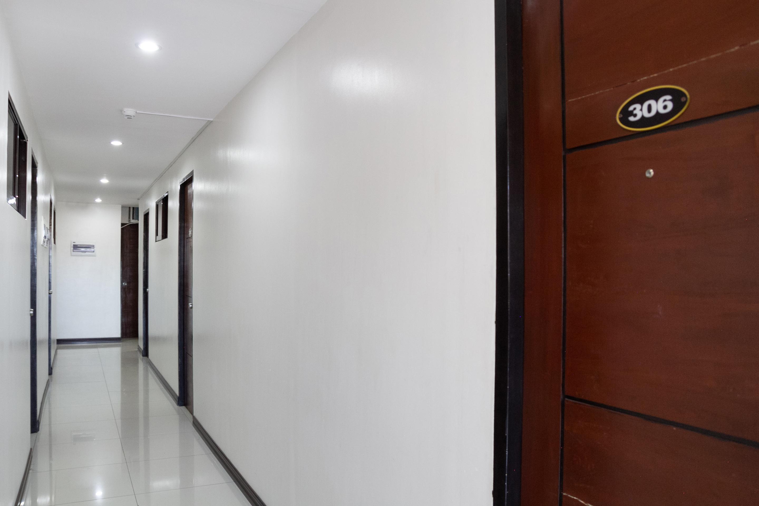 Circle B Appartelle And Suites Davao Exterior photo